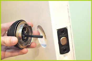Expert Locksmith Services Minneapolis, MN 612-278-0405 - 12-changing-locks