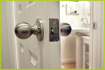 Expert Locksmith Services Minneapolis, MN 612-278-0405 - 14-unlock-door